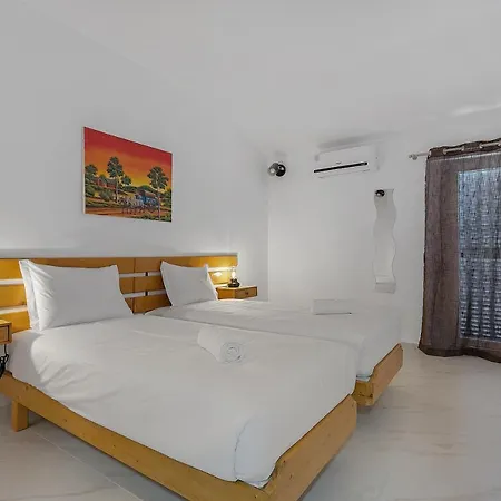 Villa Pool Side Zara