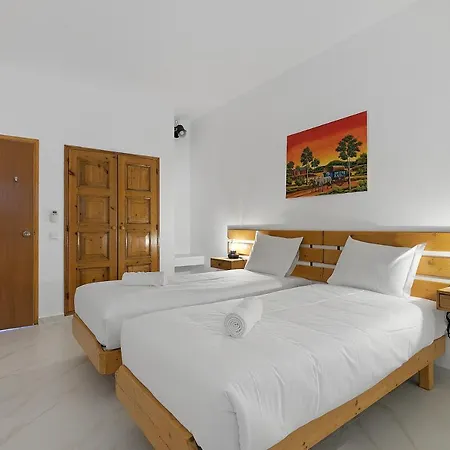 Villa Pool Side Zara